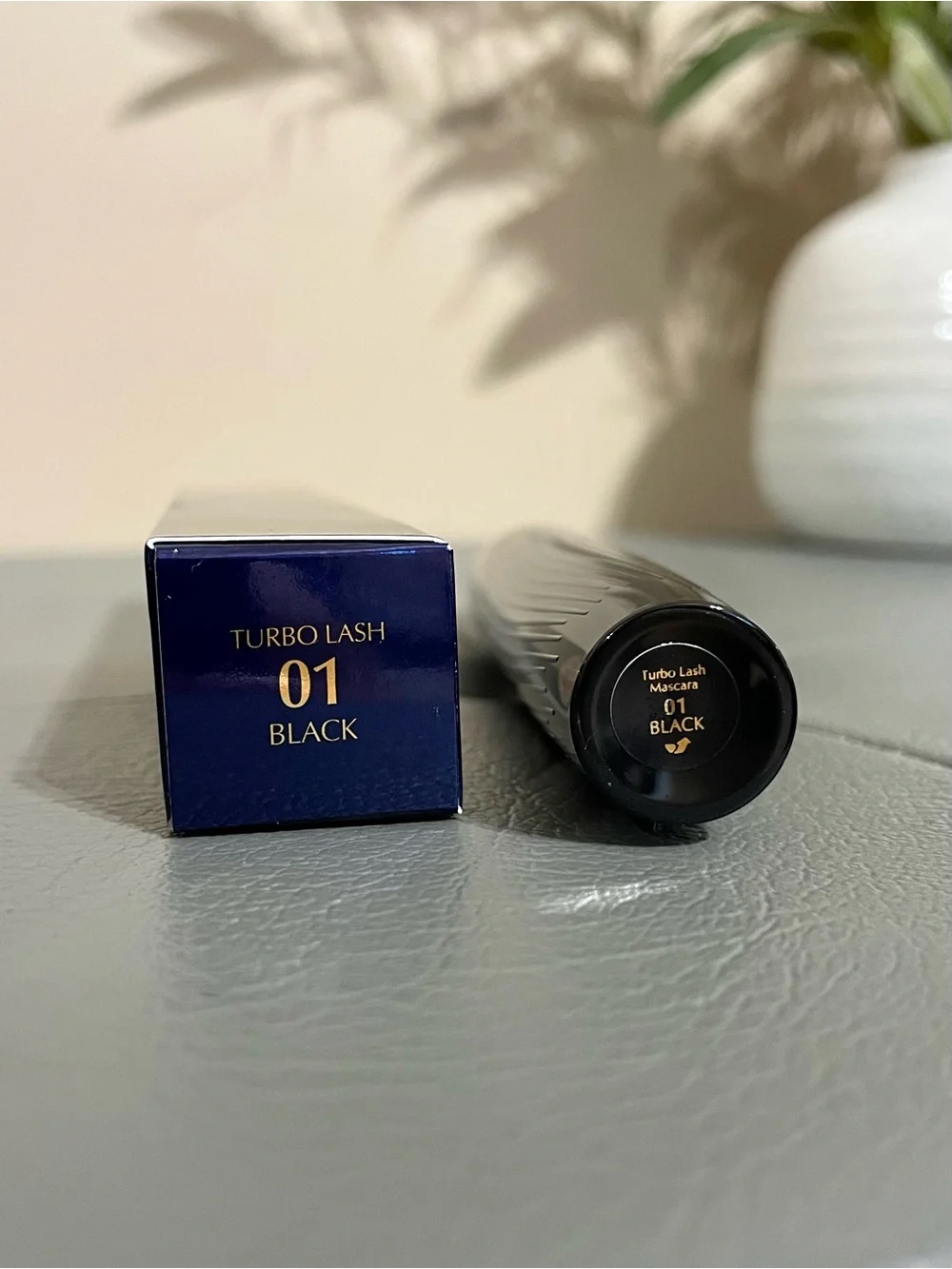 Estee Lauder Turbo Lash 12hr High Powered Volume + Length Mascara 01 Black .27oz